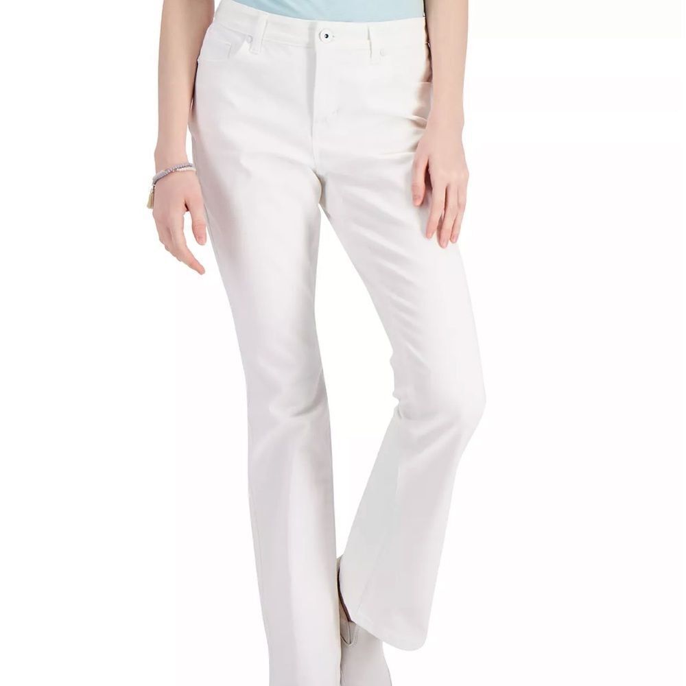 STYLE & CO
Women's Mid-Rise Curvy Bootcut Jeans